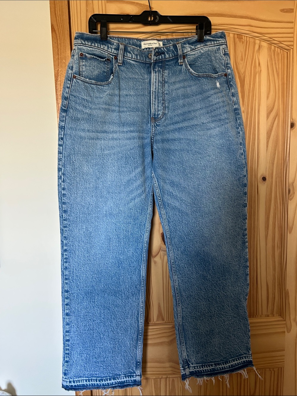 Abercrombie & Fitch Light Blue Mid-Rise Denim Jeans - Picture 1 of 3
